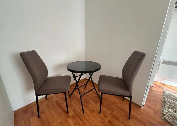 One Ptm 2 * בוקרשט